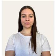 Diplomata con 100/100 al Liceo delle scienze umane e laureanda in Fisioterapia